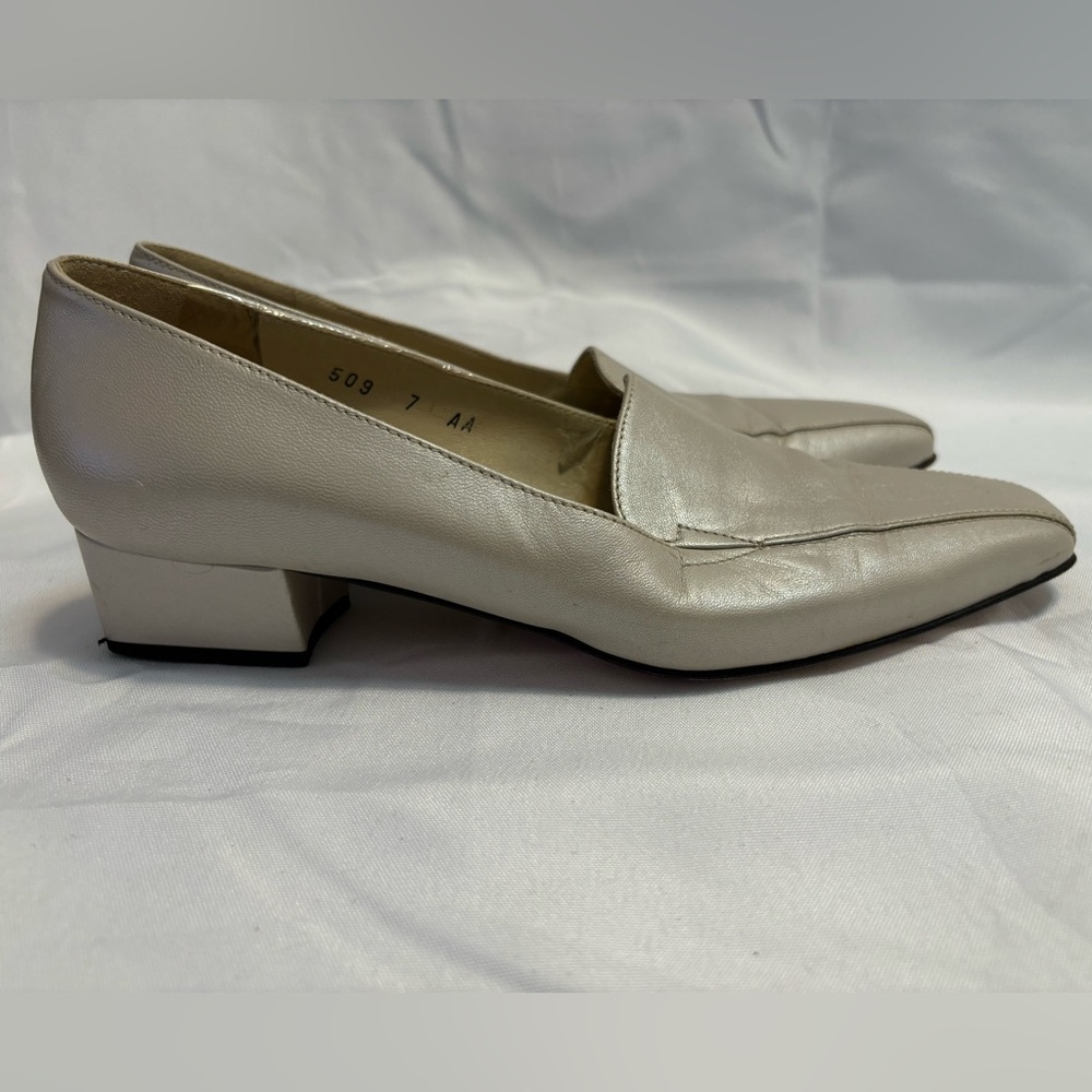 ♦️Sold♦️Joel Parker Pearl Beige Champagne Shimmer Low Block Heel Shoes Size 7AA